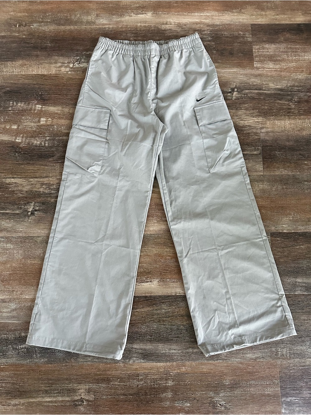 Nike Sportswear Everything Wovens Women's Mid-Rise Cargo Pants Size Large